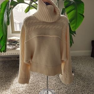 Moda international sweater
